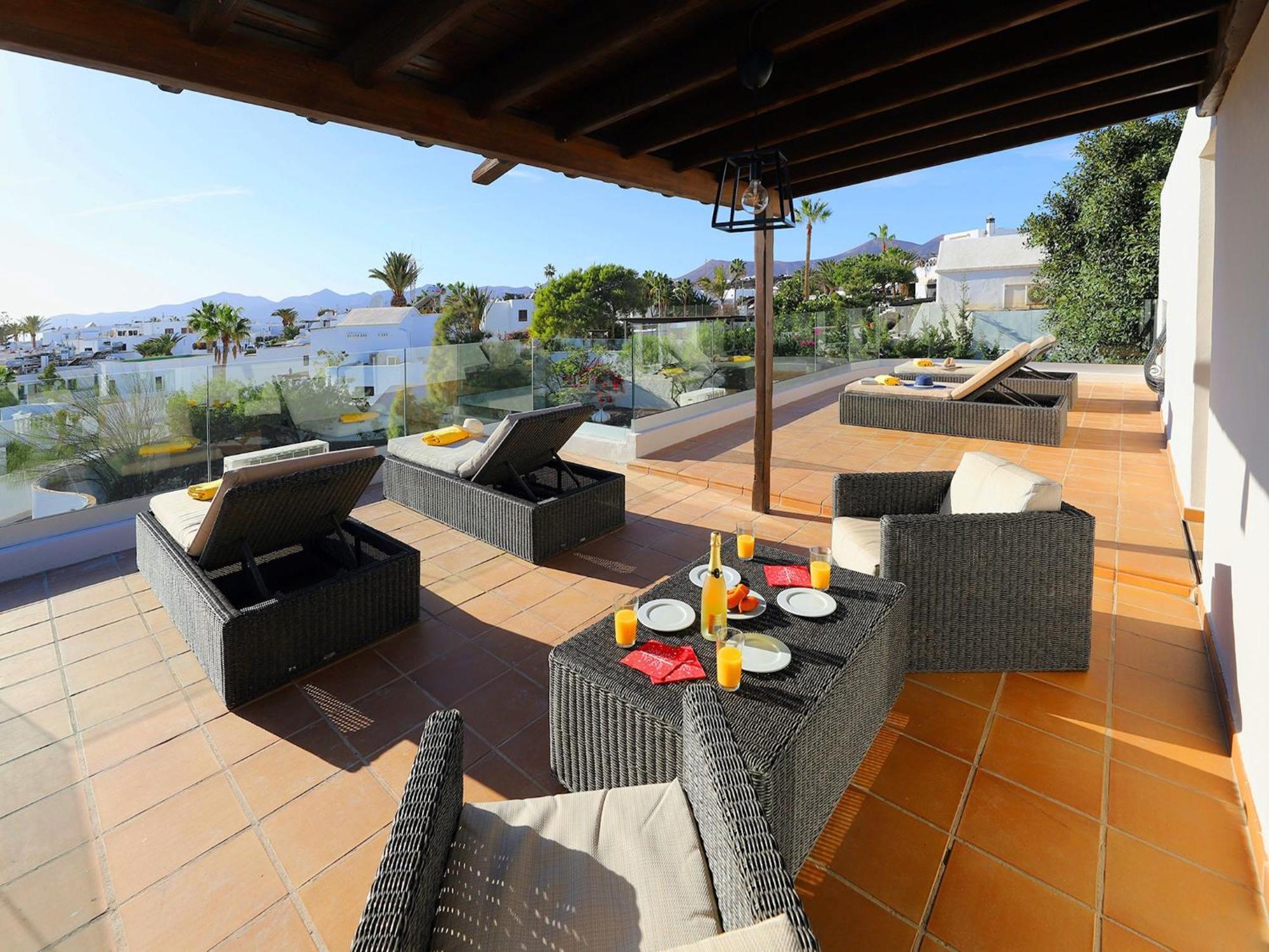 Wonderful Puerto Del Carmen Villa Central Location Villa Cilla Sea Views Large Pool Area Lanzarote تياس المظهر الخارجي الصورة